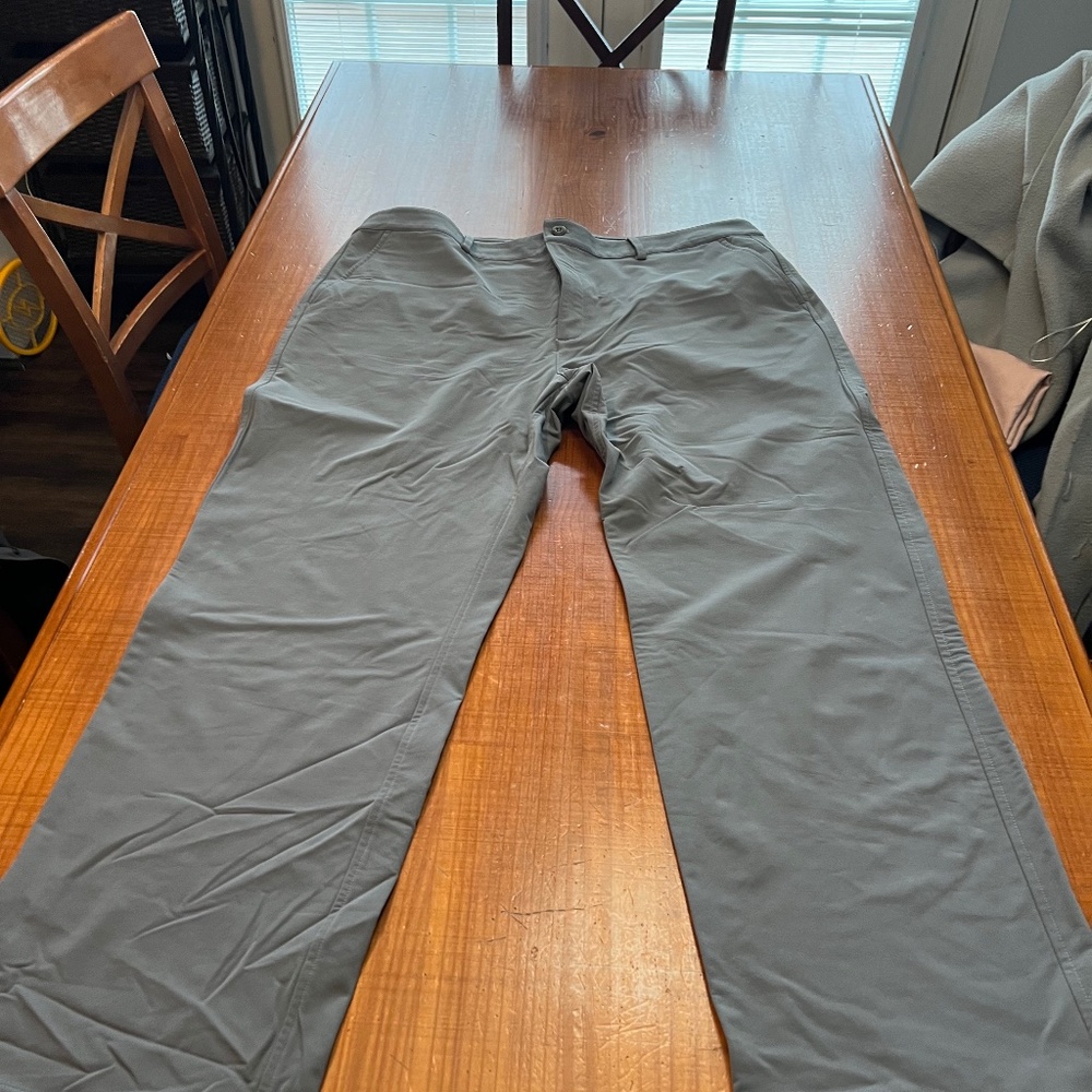 Under Armour Cold Gear Active Wear Golf Pants Size 42x32